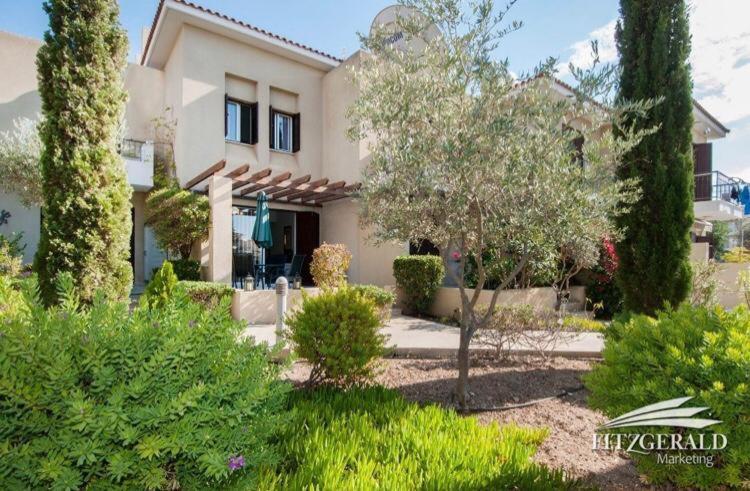 Owls Nest Townhouse Villa Paphos ภายนอก รูปภาพ