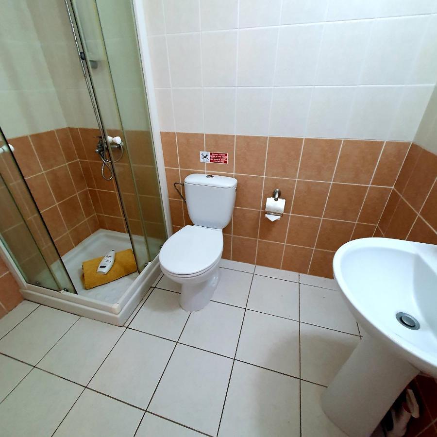 Owls Nest Townhouse Villa Paphos ภายนอก รูปภาพ
