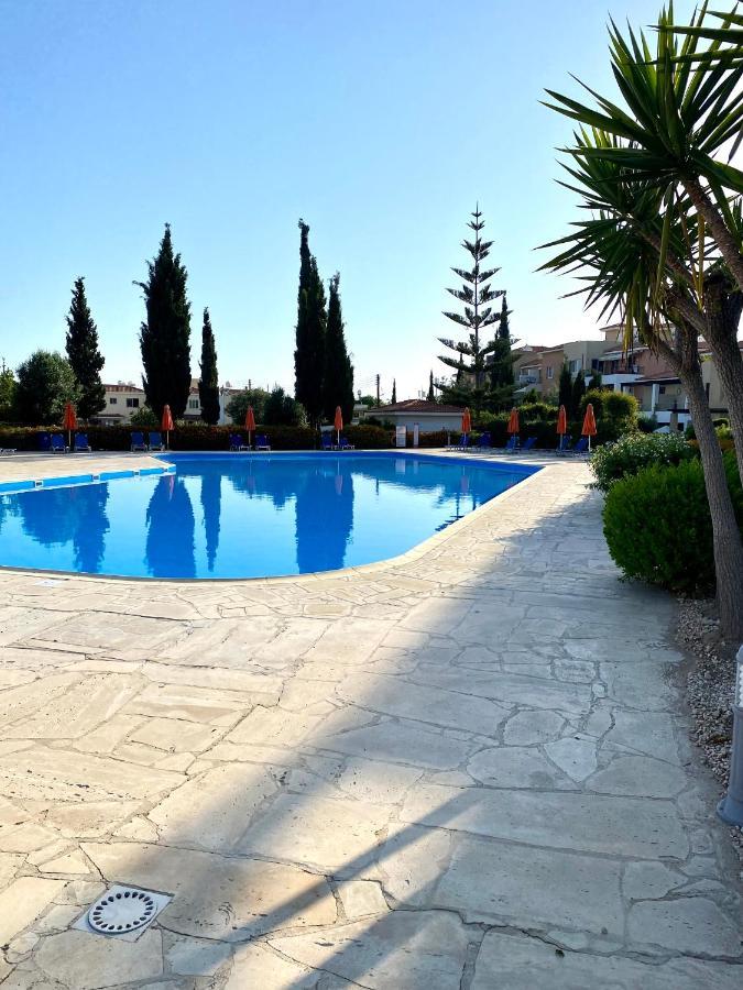 Owls Nest Townhouse Villa Paphos ภายนอก รูปภาพ